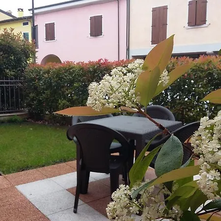 Casa Vacanza Melograno 아파트