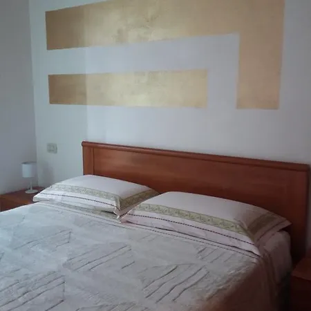 Casa Vacanza Melograno דירה *